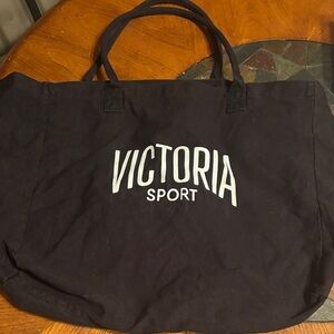 Black Victoria, Tote Bag